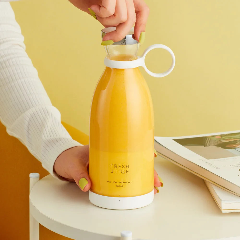 QuickBlend Portable Juice Maker